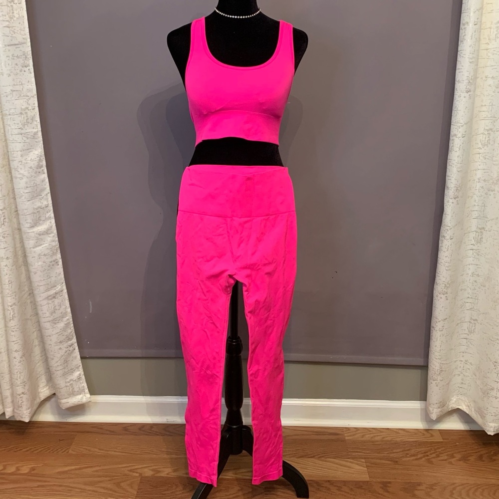 Hot pink workout set - women’s Medium